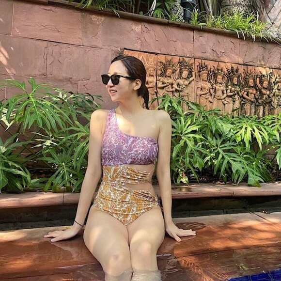 DAZE DAYZ One Shoulder One-Piece - Picture 2 of 7